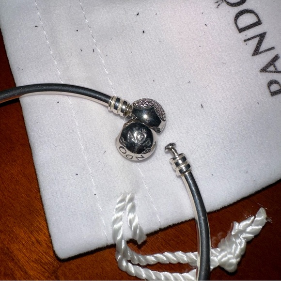 Pandora CIRCLE OF LOVE BANGLE Pave Heart Bracelet S925 ALE 8.5” - Picture 2 of 5